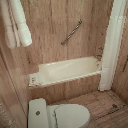 Wyndham Costa Del Sol Trujillo Hotel Huaman Exterior photo A bathtub